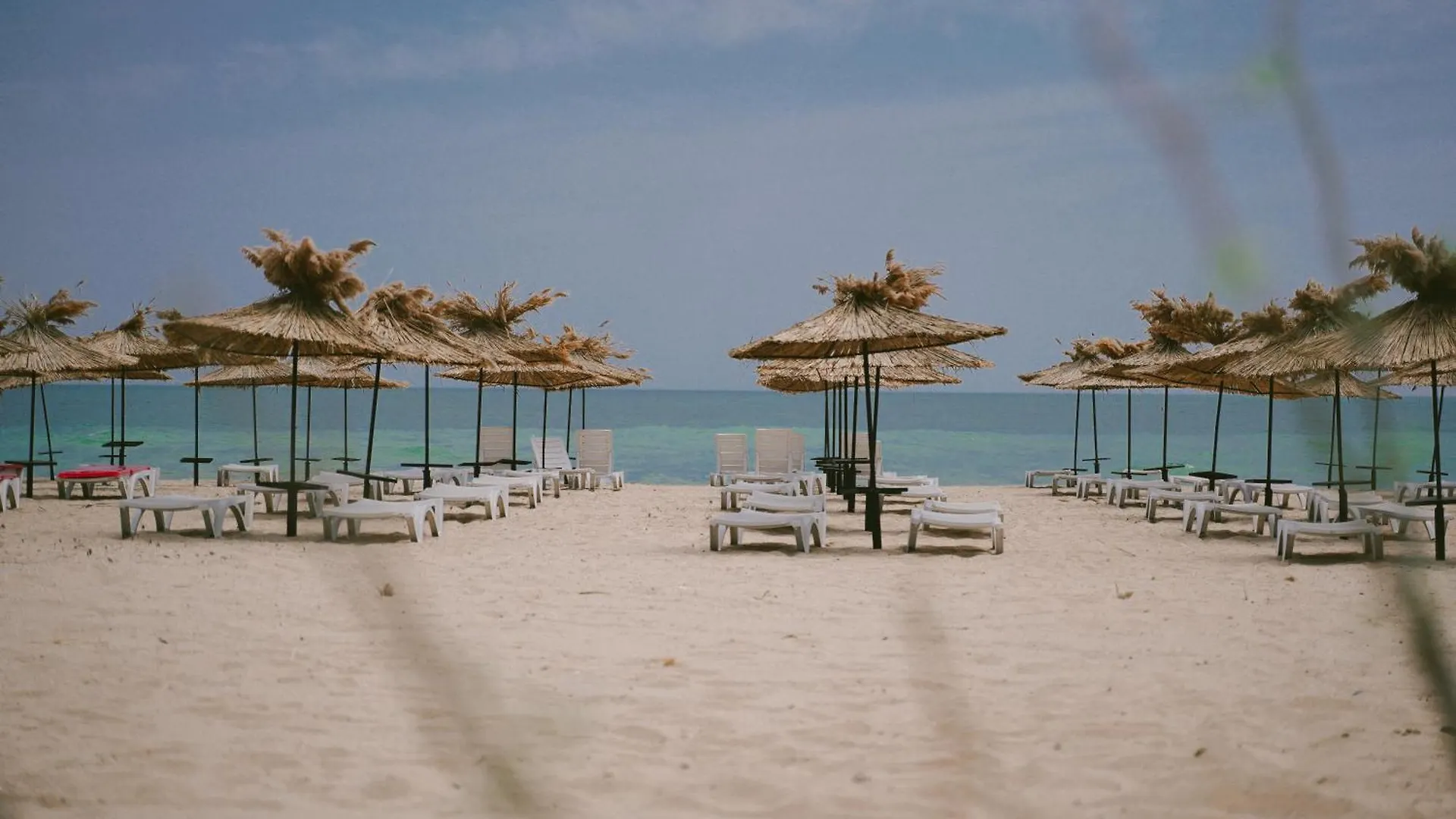Golden Sands-Beachfront Apartment Of Your Dreams