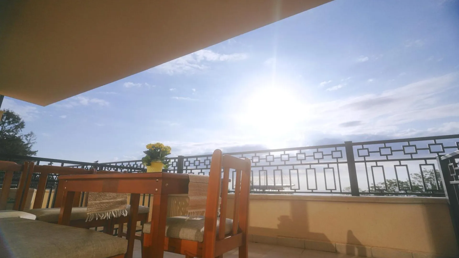 Golden Sands-Beachfront Apartment Of Your Dreams