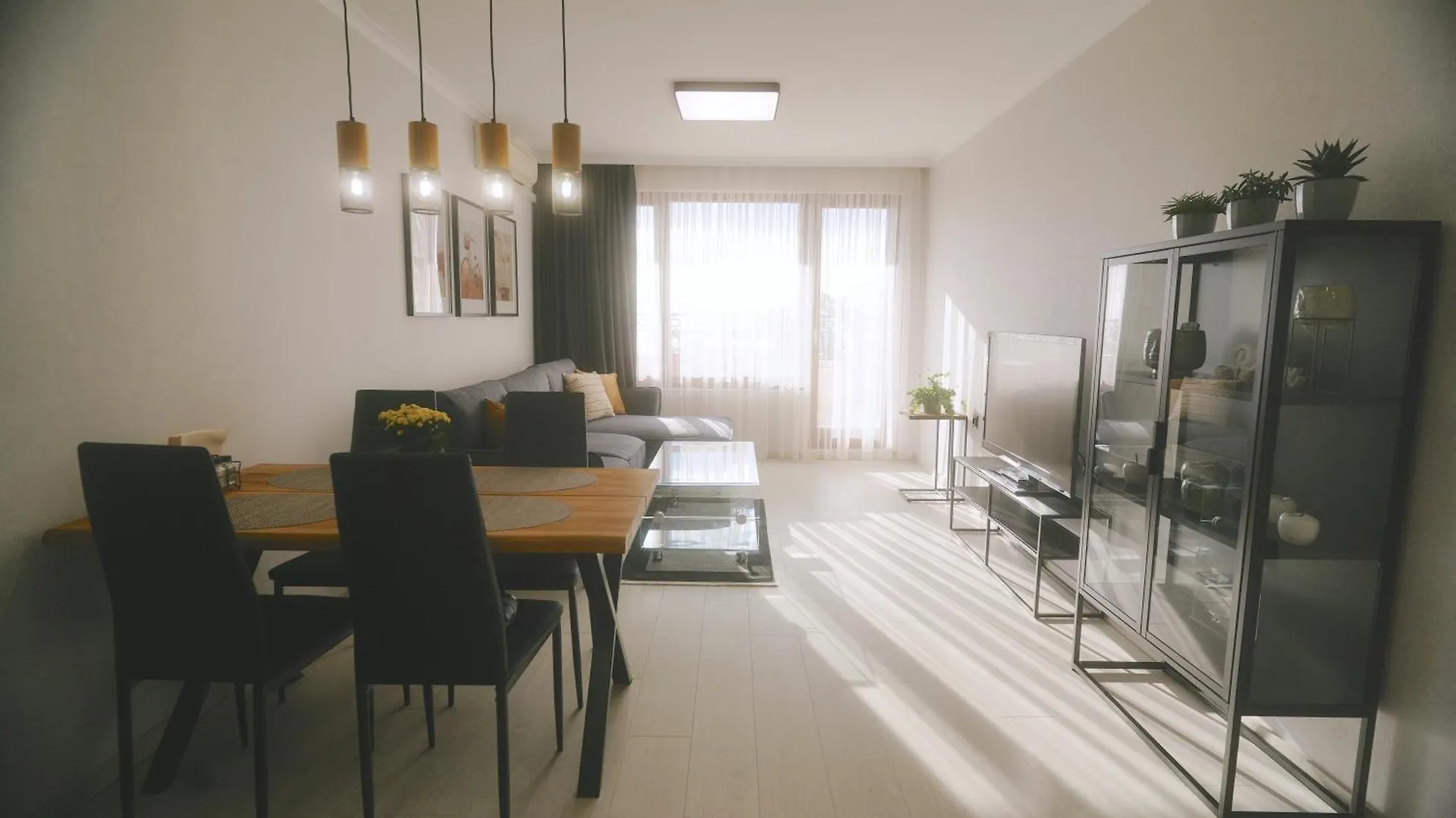 Golden Sands-Beachfront Apartment Of Your Dreams 0*, Goldstrand