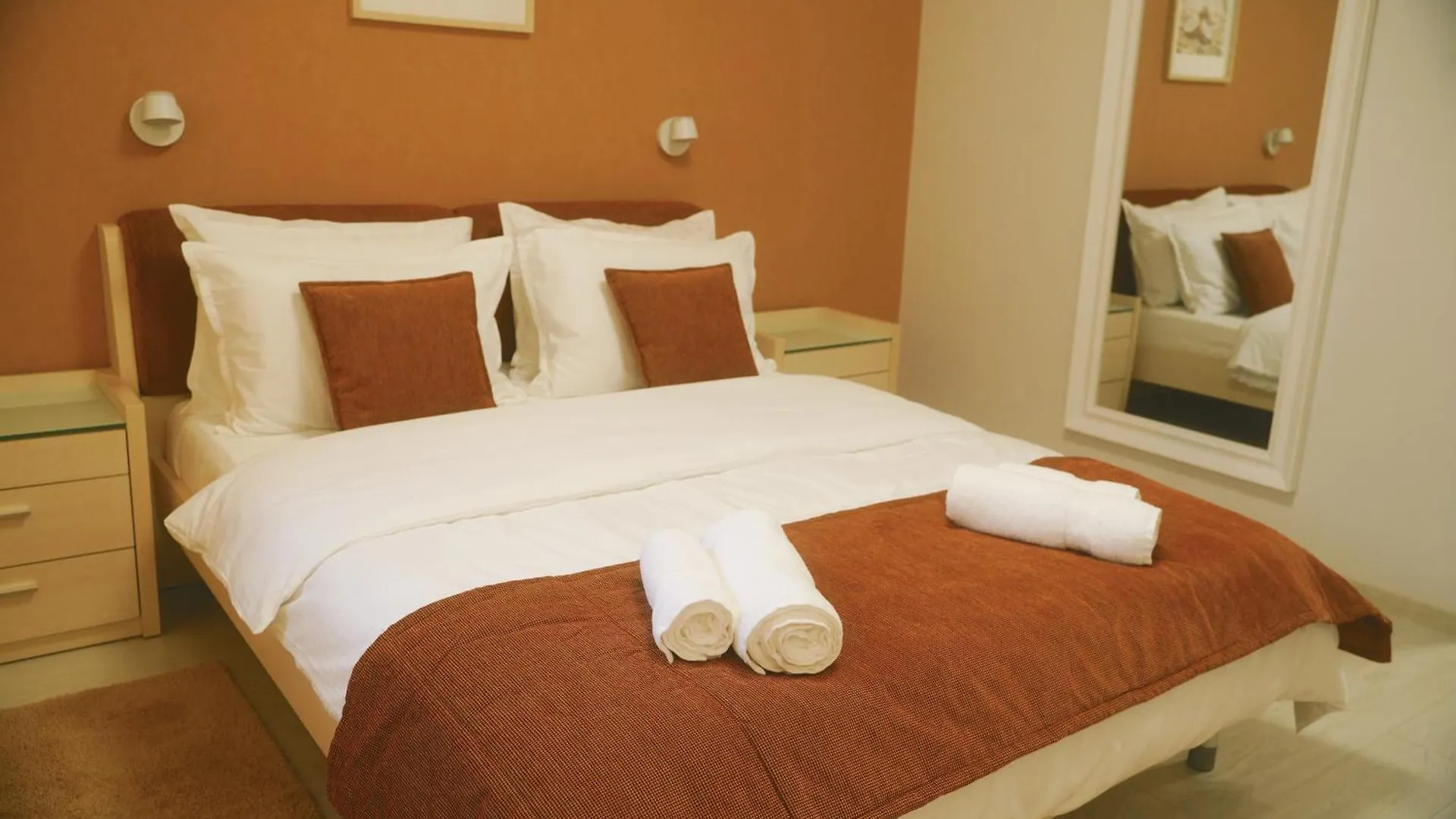 Golden Sands-Beachfront Apartment Of Your Dreams