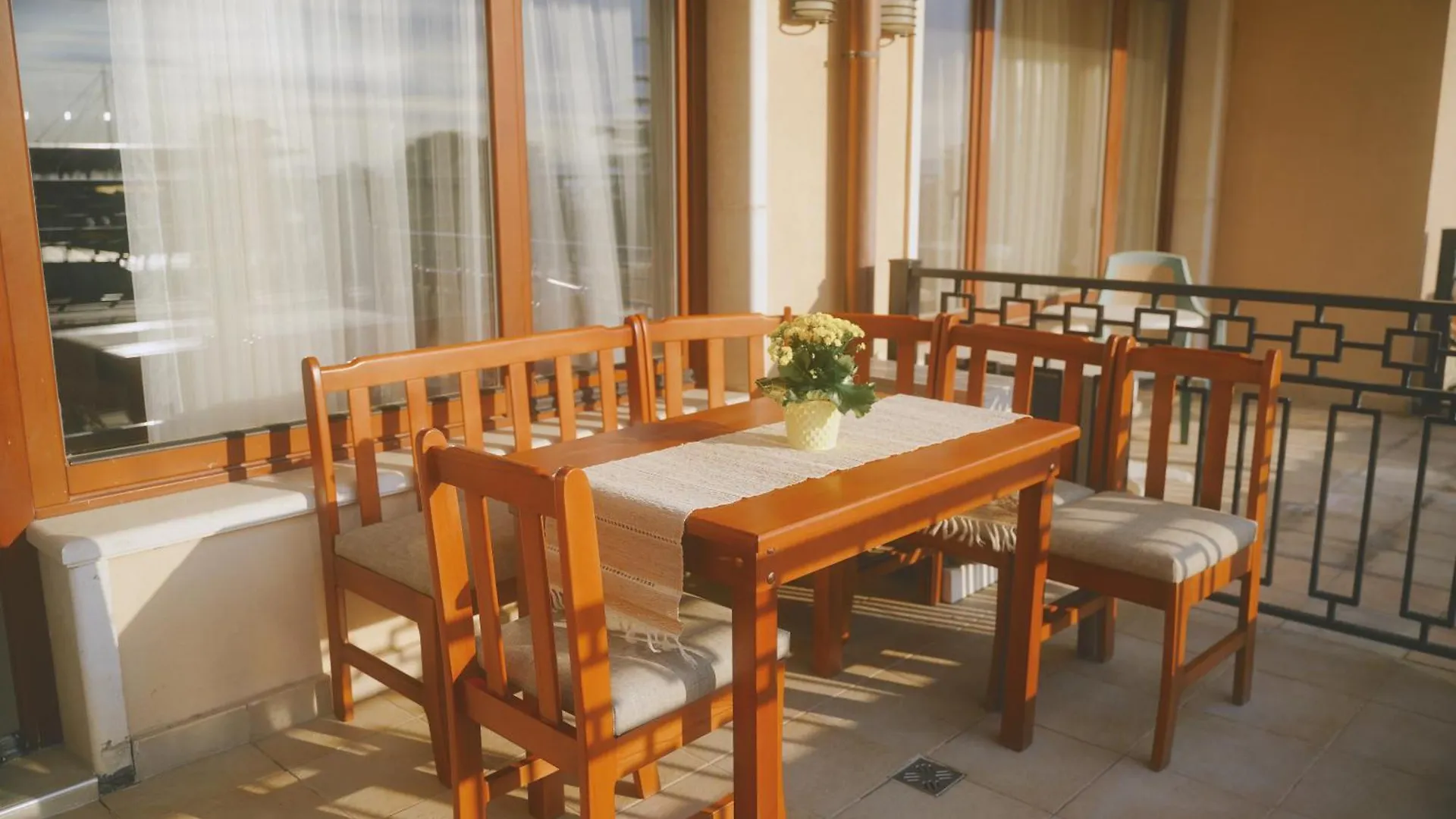 Golden Sands-Beachfront Apartment Of Your Dreams